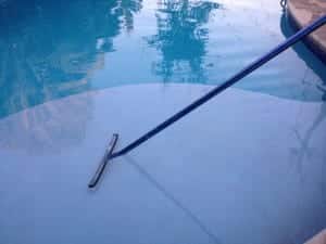 Scottsdale, AZ pool service contractors offer 7 pool mistakes to avoid